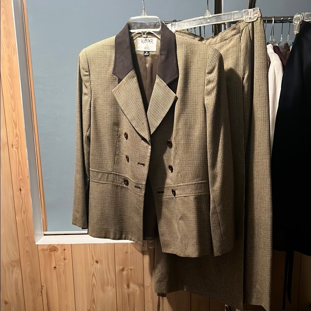 Kasper Women's Tan Blazer and Skirt Set